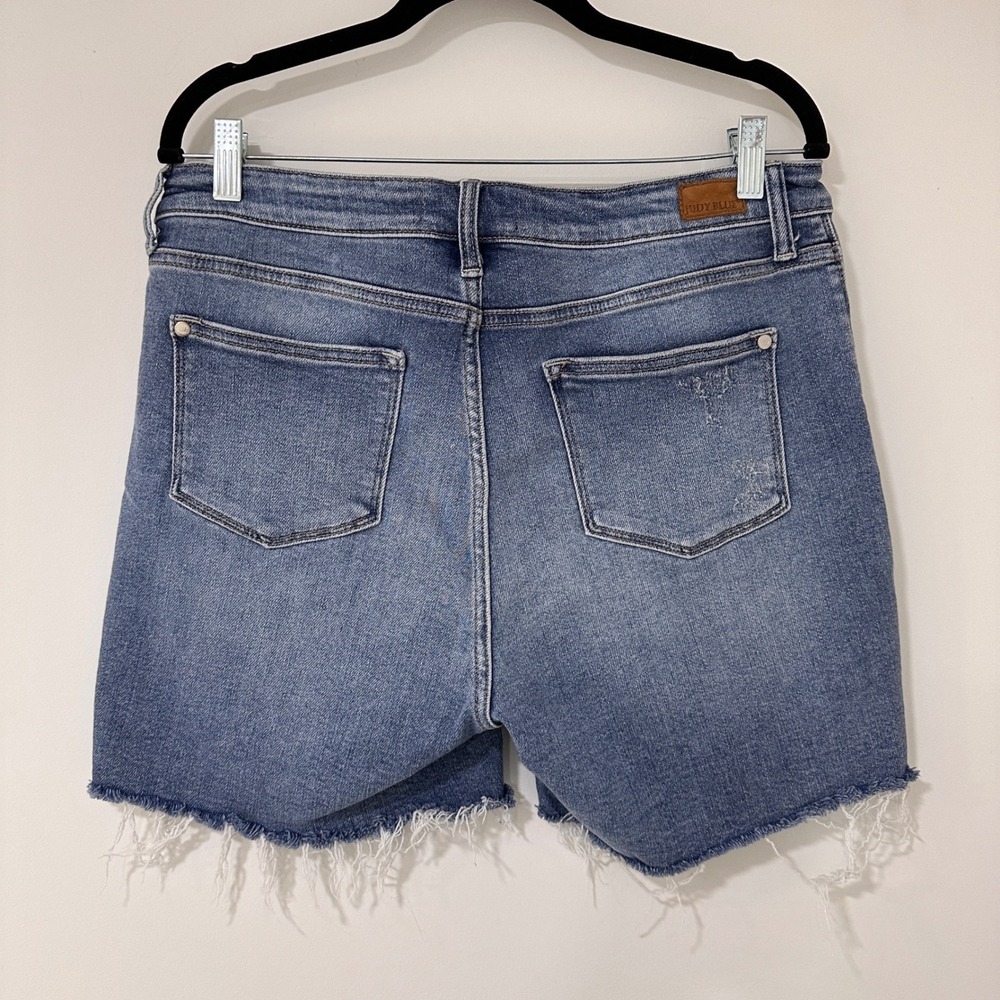 Judy Blue Distressed Denim Shorts Women XL Blue Frayed Hem JB15102 | Boho Casual - Picture 3 of 9